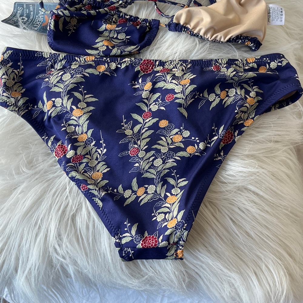 Faherty Bikini - Picture 3 of 7